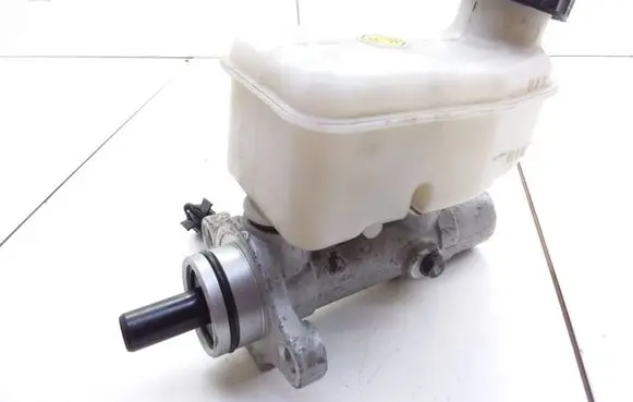 KIA Sorento Master brake cylinder