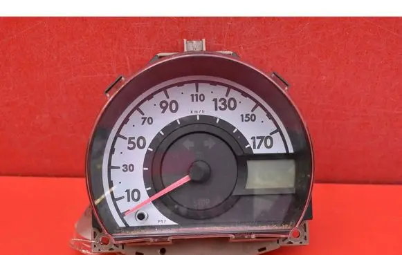 Speedometer (instrument cluster)