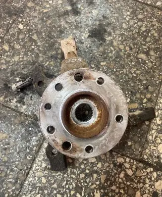 Opel Zafira A Front wheel hub