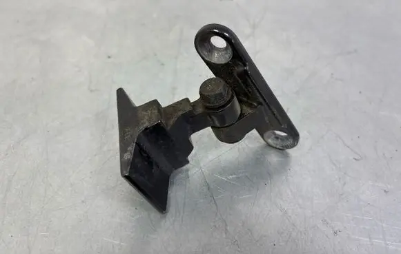 BMW 5 F10 F11 Front door upper hinge 7185617