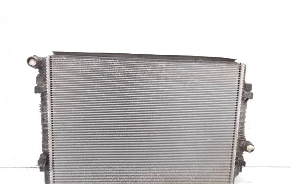 Volkswagen PASSAT B8 Coolant radiator 5Q0121251EN