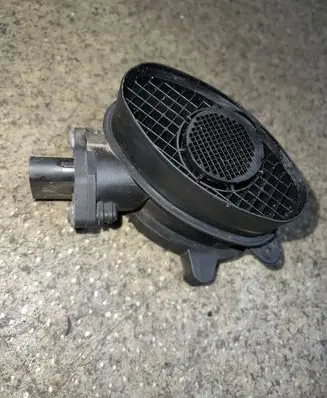 BMW 5 E39 Mass air flow meter 7787076 0928400468