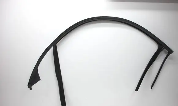 Mercedes-Benz C W204 Front door rubber seal A2047251125