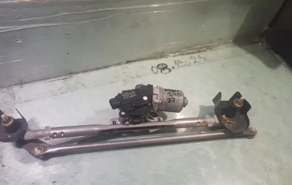 Toyota Hilux (AN120, AN130) Wiper motor 85110-0K171