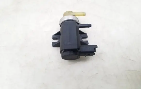 Citroen C5 Turbo solenoid valve 9661960380