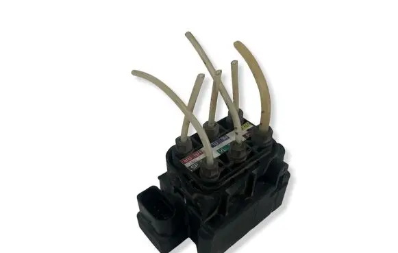Mercedes-Benz R W251 Air suspension valve block A2513200058