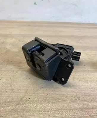 Loading door lock