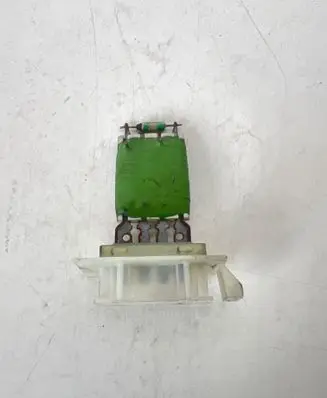 Volkswagen Touran I Heater blower fan relay 