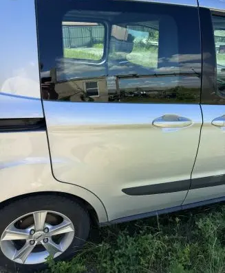 Ford Transit Courier Rear door
