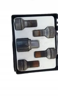 Mercedes-Benz B W245 Nuts/bolts 