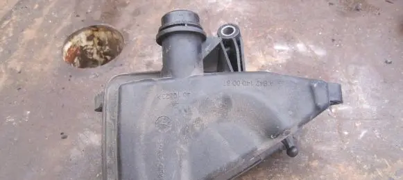 Mercedes-Benz CLS C218 X218 Intake resonator A6421400087