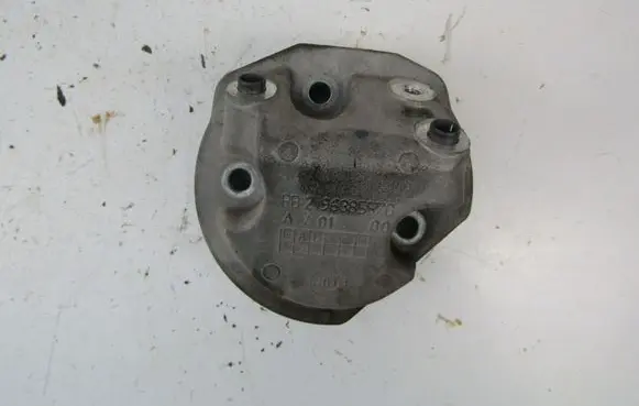 Peugeot 206 CC Engine mounting bracket 96385570
