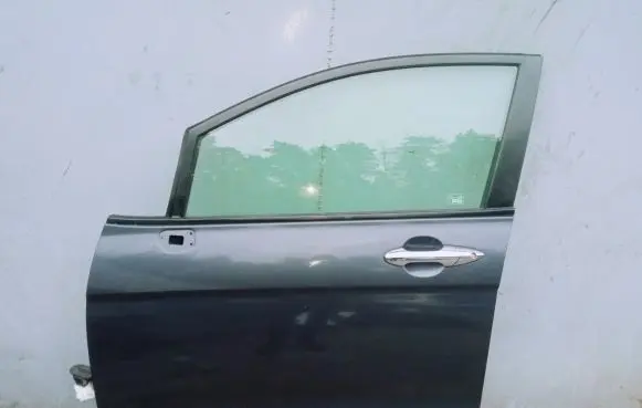 Honda FR-V Front door