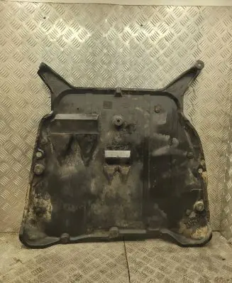Center/middle under tray cover