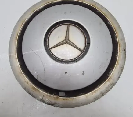 Mercedes-Benz E W124 R15 wheel hub/cap/trim 1244010424 7226310