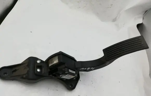 Hyundai ix 55 Accelerator throttle pedal FJG0082A3J100
