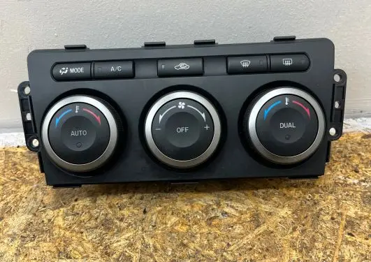Mazda 6 Climate control unit GAM761190B