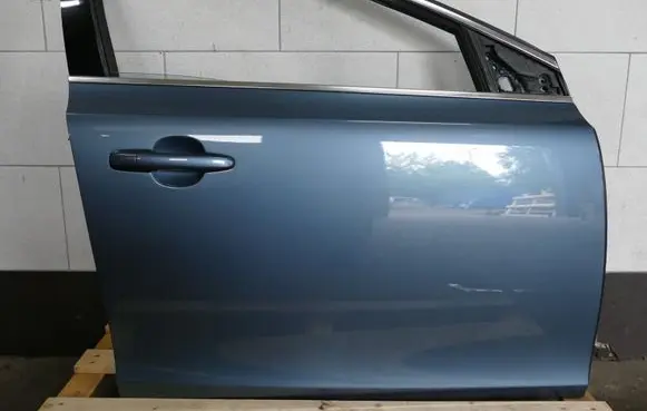 Volvo V40 Front door