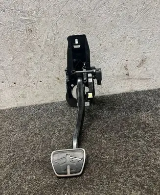 BMW X3 G01 Brake pedal 6874286