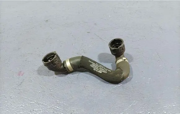 Mercedes-Benz AMG GT R190 C190 Engine coolant pipe/hose A2905007700