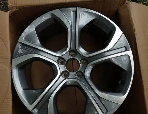 Audi A1 R18 alloy rim 8X0071498
