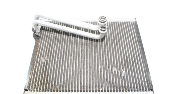 Mercedes-Benz A W176 Air conditioning (A/C) radiator (interior) CZ116577139