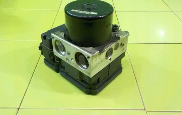 Volkswagen Scirocco ABS Pump 10021206514