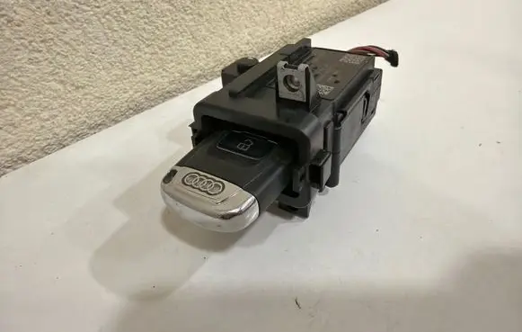 Audi A4 S4 B8 8K Ignition lock 8K0909131C