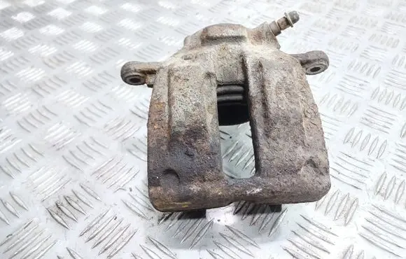 Mercedes-Benz C W203 Front brake caliper