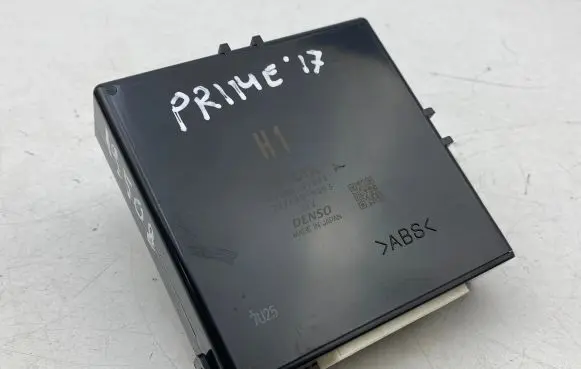 Toyota Prius Prime Climate control unit 886A047010 2774009003