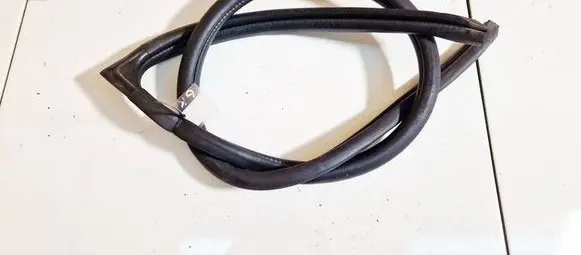 Volvo S40, V40 Rubber seal front coupe door 