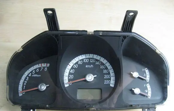 KIA Sportage Speedometer (instrument cluster) 940030Z050 Z305