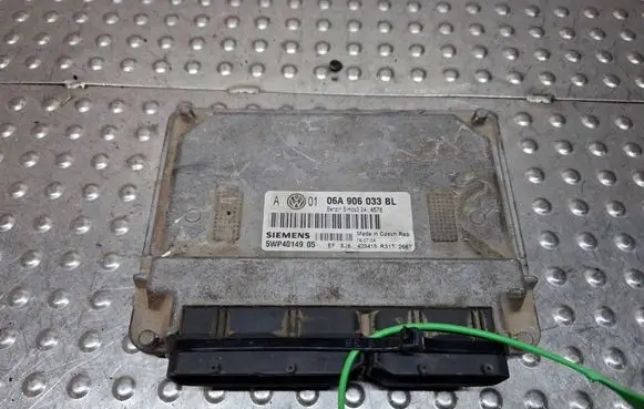 Volkswagen Golf IV Engine control unit/module S27705953 06A906033BL 5WP4014903