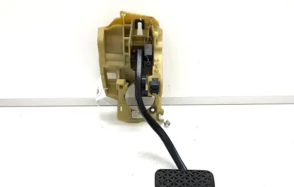 BMW 5 E60 E61 Brake pedal 6759947