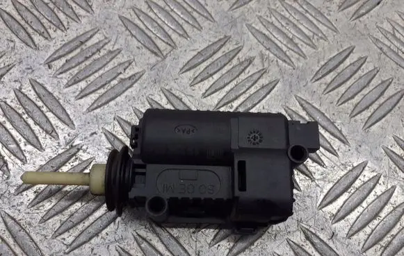Opel Tigra B Fuel tank cap lock 13224654