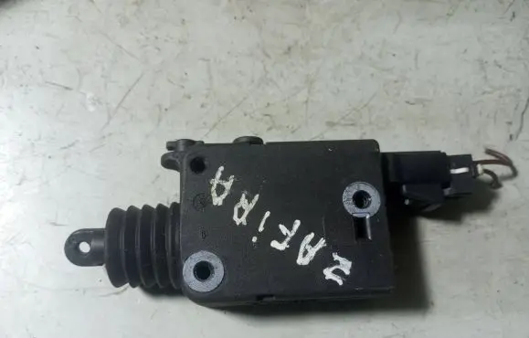 Opel Zafira A Central locking motor 90460062