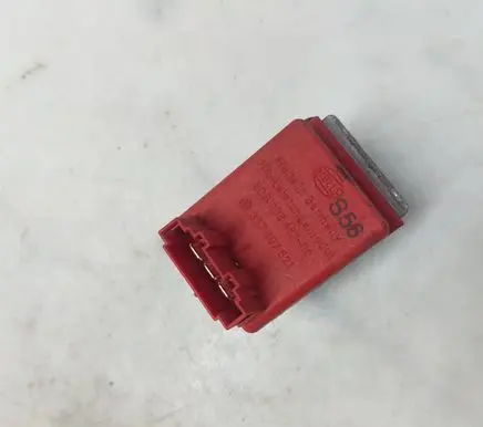 Audi A4 S4 B5 8D Heater blower motor/fan resistor 5DS00646700 357907521