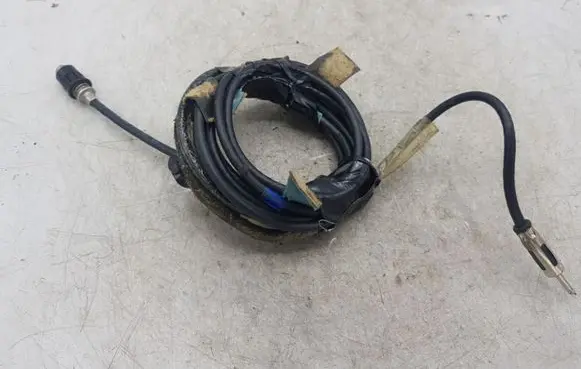 Toyota Corolla E120 E130 Aerial GPS antenna NOCODE