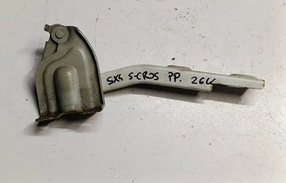 Suzuki SX4 S-Cross Engine bonnet/hood hinges A3W1FAW84