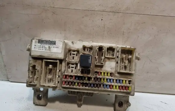 Ford Focus C-MAX Fuse module 6M5T14014