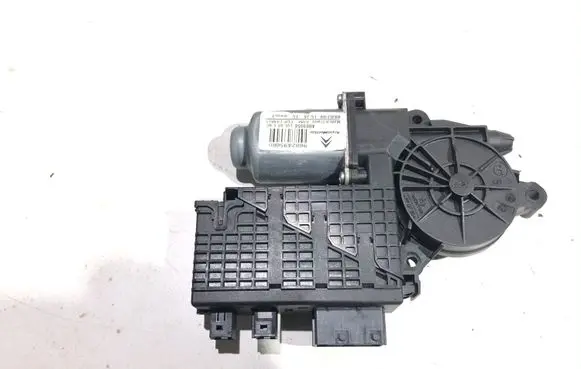 Citroen C4 I Picasso Front door window regulator motor 9682495680