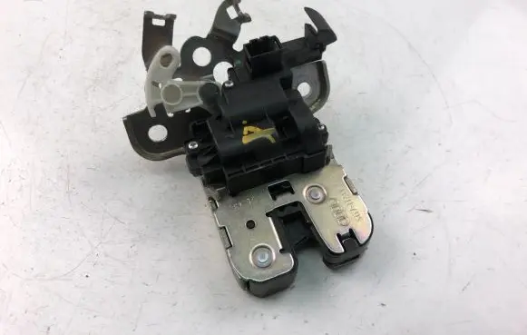 Audi A4 S4 B9 8W Tailgate/trunk/boot lock/catch/latch 8R0827505A