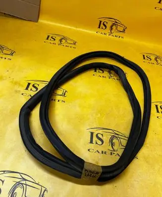 Peugeot 308 Rubber seal tailgate window/glass 