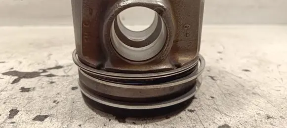 Ford Kuga II Piston 0851E
