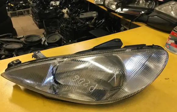 Peugeot 206 Headlight/headlamp