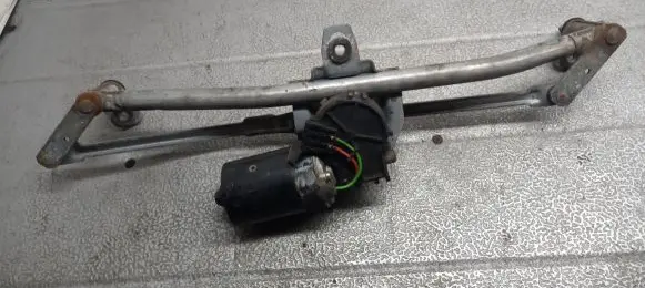 Front wiper linkage
