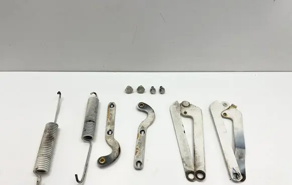 Mercedes-Benz SLC C107 Engine bonnet/hood hinges A1088870274 A1088870174