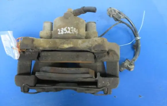 Opel Zafira A Front brake caliper
