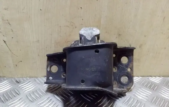 Renault Scenic II - Grand scenic II Engine mount bracket 8200014931F