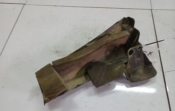 Subaru Legacy Engine splash shield/under tray 7731AJ0307580